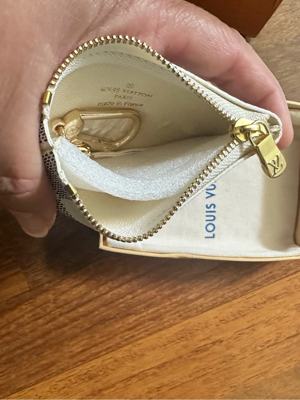 Louis Vuitton compact louis
